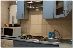 Gaz quvuri bilan Xrushchev oshxonasining fotosurati