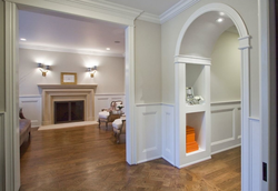 Design of a square arch in an apartment photo