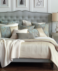Bedroom pillow photo