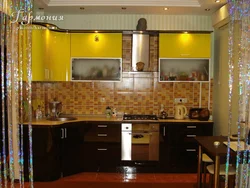 Oshxonaning ichki qismi sariq jigarrang