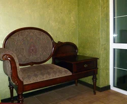 Koridordagi divan fotosurati kichik