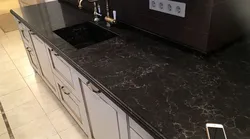 Кварц в интерьере кухни