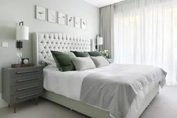 Тарҳи хоб бо як кат хокистарӣ бо headboard нарм
