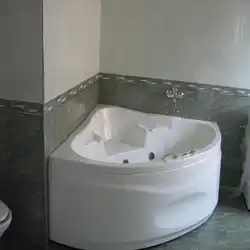 What kind of small bathtubs are there? photo