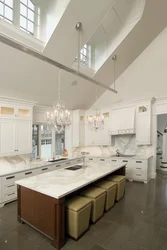 Kitchen with 3 meter ceilings design