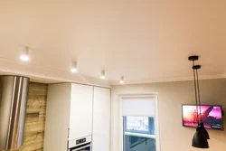 Photo of a satin ceiling in the kitchen