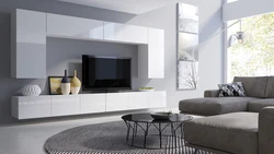 Minimalist uslubdagi fotosuratda yashash xonasining devorlari