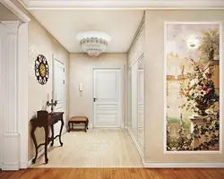 Kiçik bir koridorun daxili hissəsindəki rəsmlər