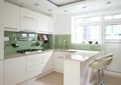 Кухня дизайн зеленый фартук
