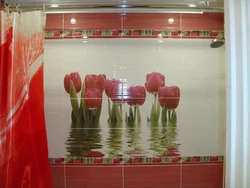 Bath tiles tulips design