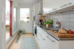 Ошхонаи дароз бо акси балкон