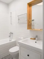 Ağ rəngdə hamam və tualet şəkli