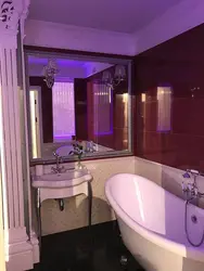 Foto Bənövşəyi Küvet Çiçəklərlə
