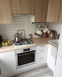 Фото кухни с маленькой плитой