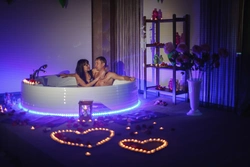Banyoda romantik fotosurat