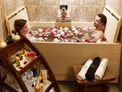 Ванна Бөлмесіндегі Романтикалық Фотосурет