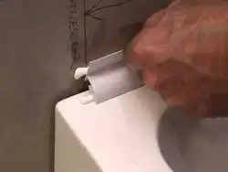 Заделать щели ванны фото
