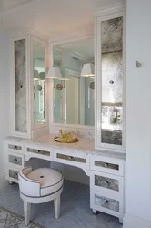 Ванная с туалетным столиком фото