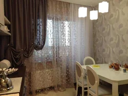 Beige wallpaper in the living room interior, which curtains are suitable