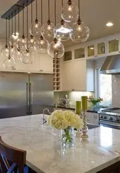Chandeliers муосир барои ошхона дар тарҳи акс сабки муосир