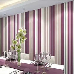 Striped wallpaper in the kitchen interior