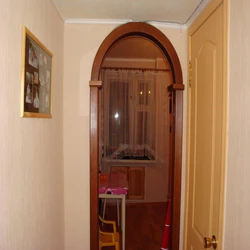 Eshik fotosurati o'rniga oshxonada ochilish