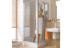 Bathtub design with tray and curtain