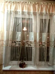 Qalıq tüldən hazırlanmış mətbəx pərdəsi fotoşəkil