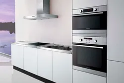 Mətbəx dizaynında soba və mikrodalğalı soba