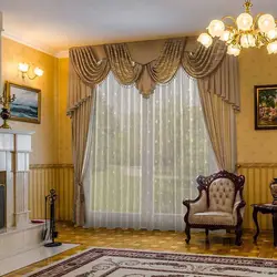 Curtain design for living room in classic style