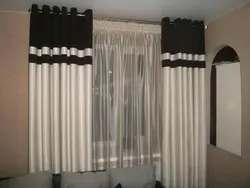Qonaq otağının daxili hissəsində gözlü pərdələr