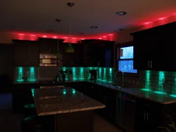 LED Zolaqlı Foto Işıqlandırma Ilə Mətbəx