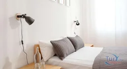 Чӣ тавр ба овезон sconces дар болои кат дар акс хоб