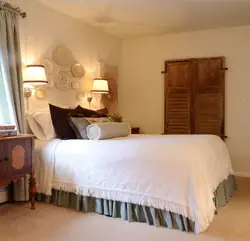 How to hang sconces above the bed in the bedroom photo