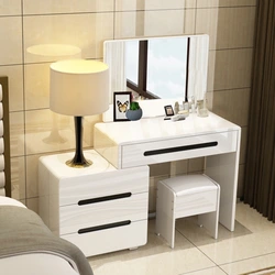 Cosmetic table in bedroom design