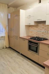 Ас үйдегі пісірілген сүт интерьердегі фотосуретте