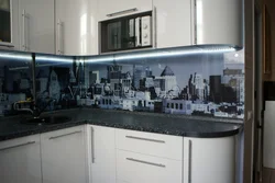 Aprons for city kitchens photo