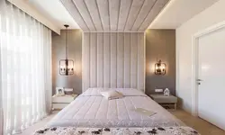 Дизайн спальни с мягкой стеной