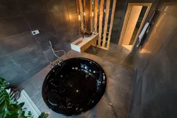 Round bath in the interior