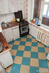 Photo of kitchen floors made of tiles in Khrushchev
