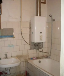 Geyser Fotoşəkili Ilə Vanna Otağı Dizayn Fotoşəkili