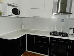 Kitchen black bottom white top in the interior