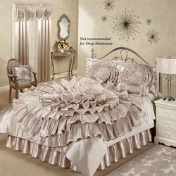 Design of bedspreads for a bedroom in a modern style photo