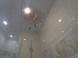 Suspended ceiling bathroom photo with flowers