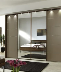 Photo of built-in wardrobes in the bedroom with mirrors