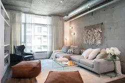Loft uslubidagi fotosuratda yorqin yashash xonasi