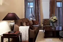 Коричневый интерьер гостиной какие шторы