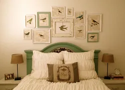 How to arrange photos in the bedroom