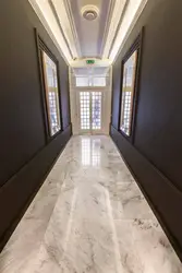 Плитка под мрамор в интерьере прихожей