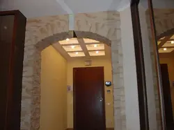 Decorative finishing of openings in an apartment photo